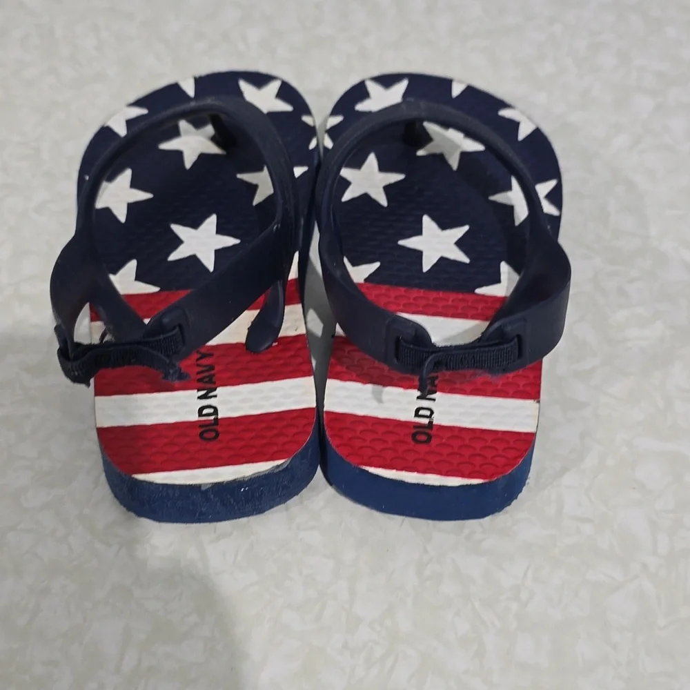 Old navy flip‎ flops American Flag print Size 7